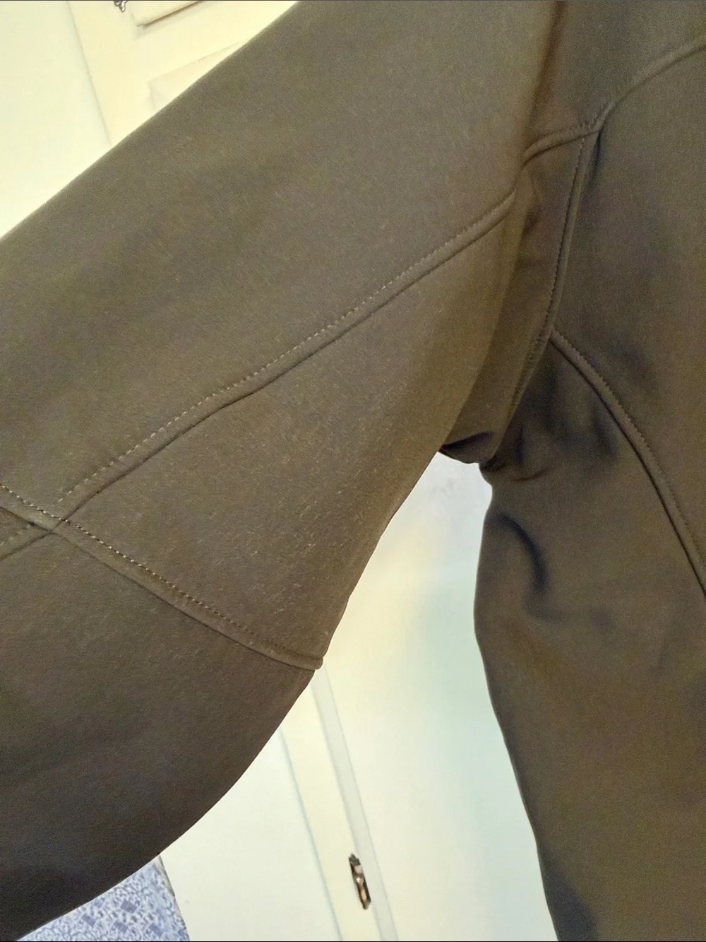 Patagonia Men's Two-Tone Black and Gray Softshell Jacket